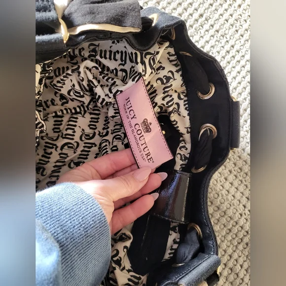 🌻RARE🌻 Juicy Couture Black Daydreamer handbag with Gold Accents Y2K 2008 - Picture 10 of 16